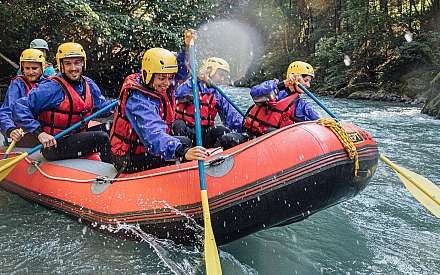 Aventure de rafting dans la rivière