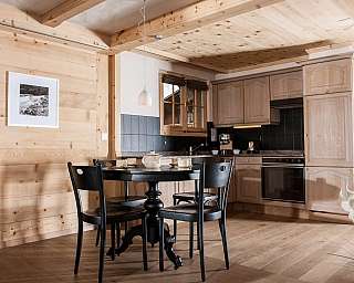 Chalet salle à manger et cuisine