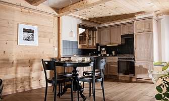 Chalet salle à manger et cuisine