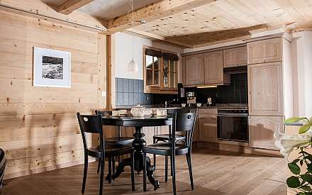 Chalet salle à manger et cuisine