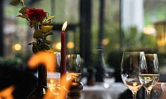 Ambiance de dîner romantique